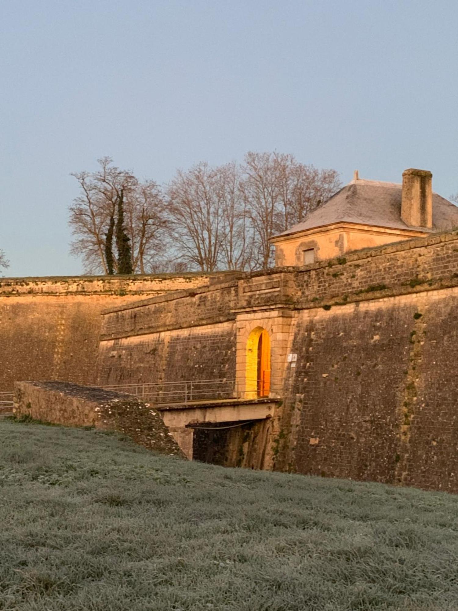Auberge Du Porche Blaye-et-Sainte-Luce Eksteriør bilde